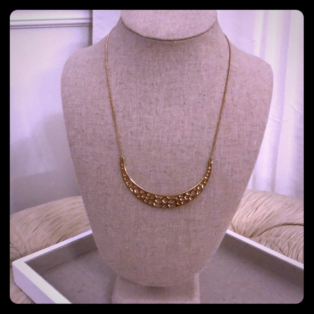 Stella & Dot Cresent necklace